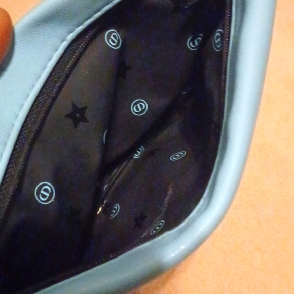 DIOR Beauty Bag - Picture 3 of 3